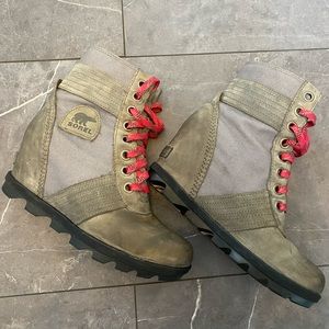 Sorel size 8 wedges